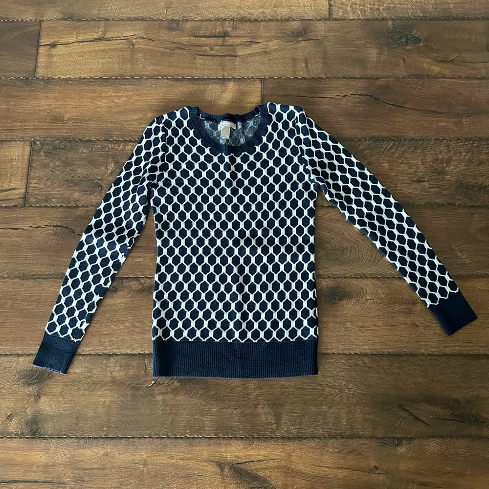 Women’s Banana Republic Navy and white sweater